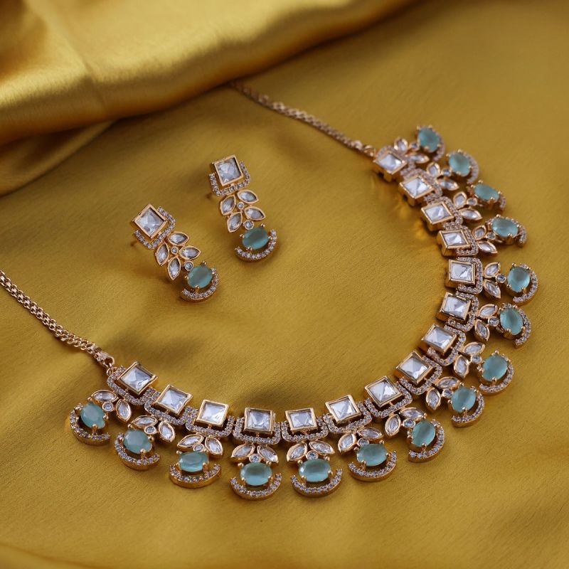 Glamorous Senorita Necklace Set