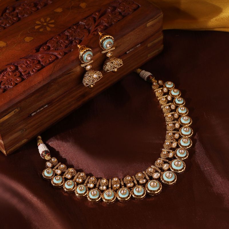 Traditional Shine Necklace Set