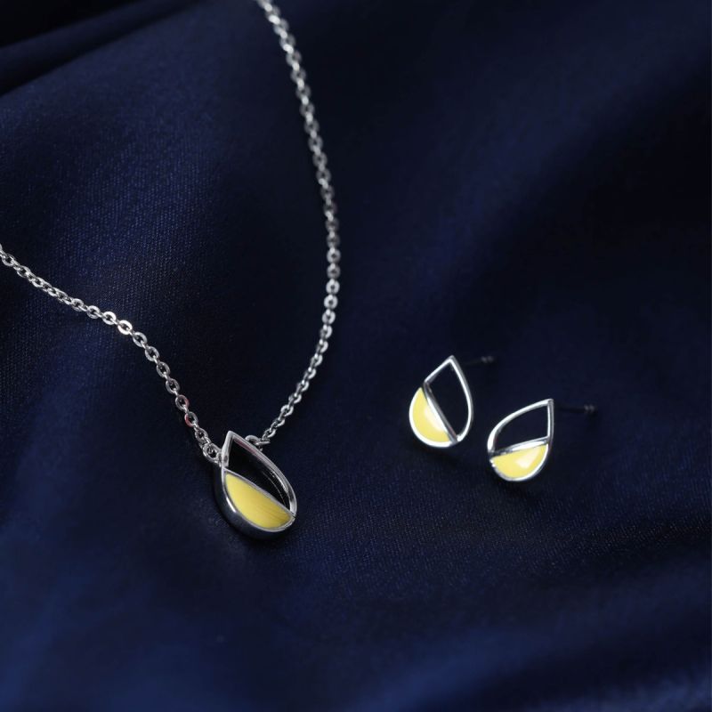 Mellow Yellow Silver Chain Pendant