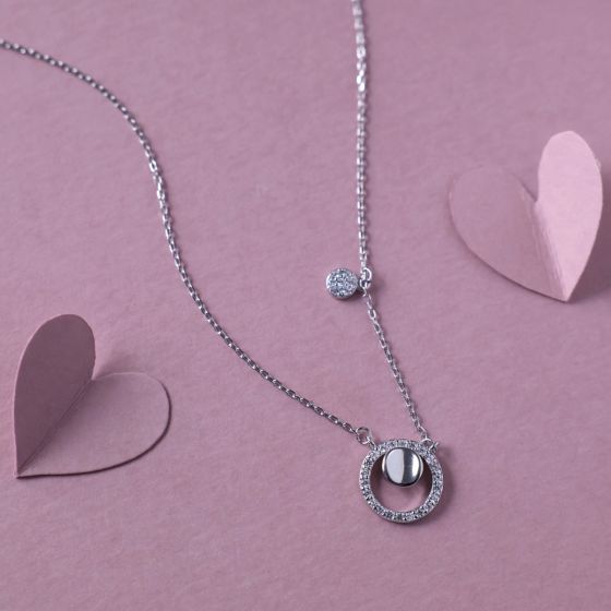 How to Choose the Perfect Necklace for Your Girlfriend This Valentine’s Day?